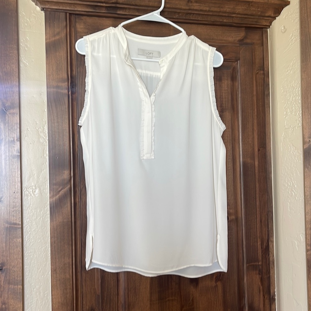 Loft dressy sleeveless blouse